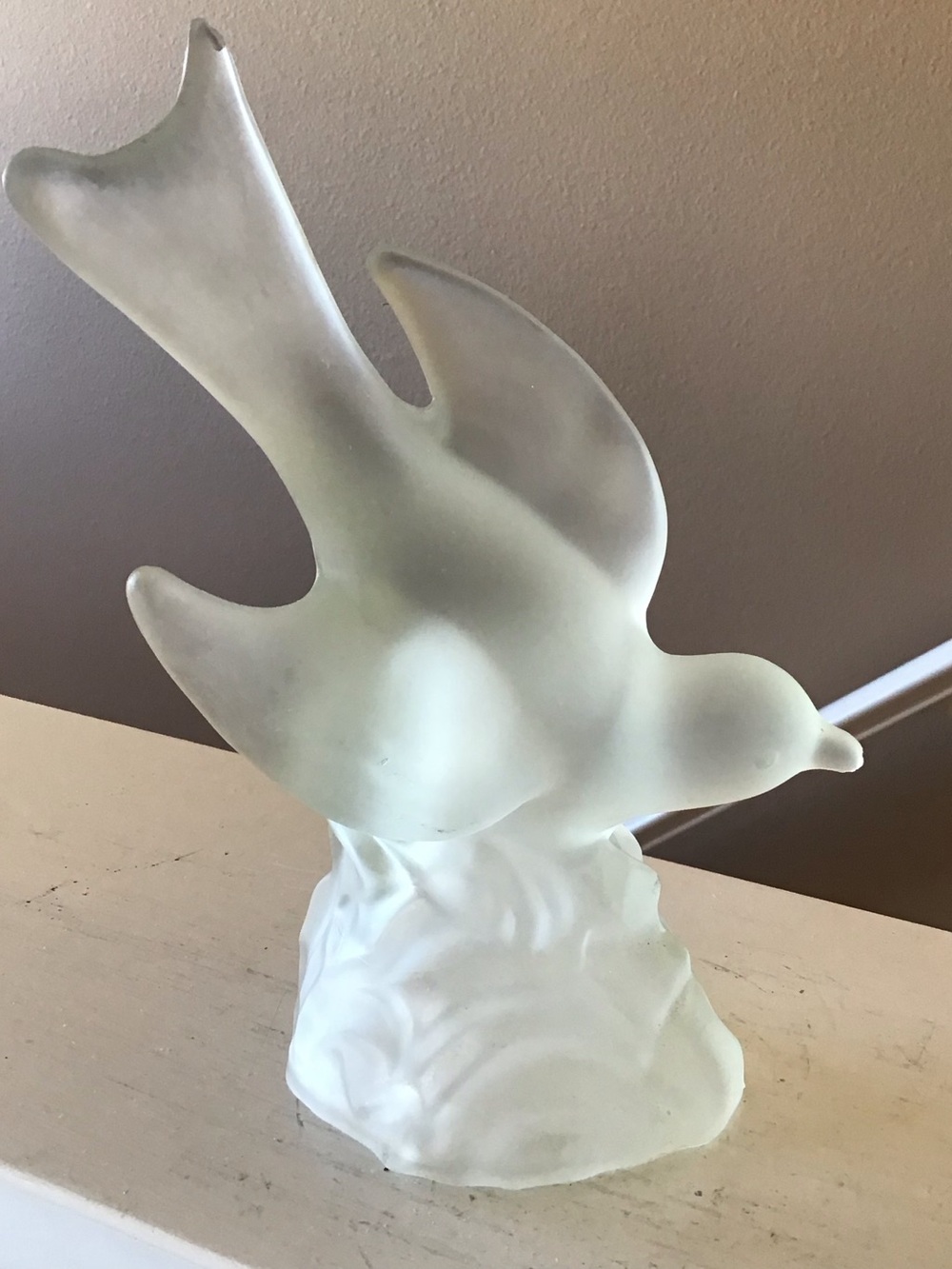 Vintage LE Smith Frosted Glass Bird in Flight Figurine (10”)